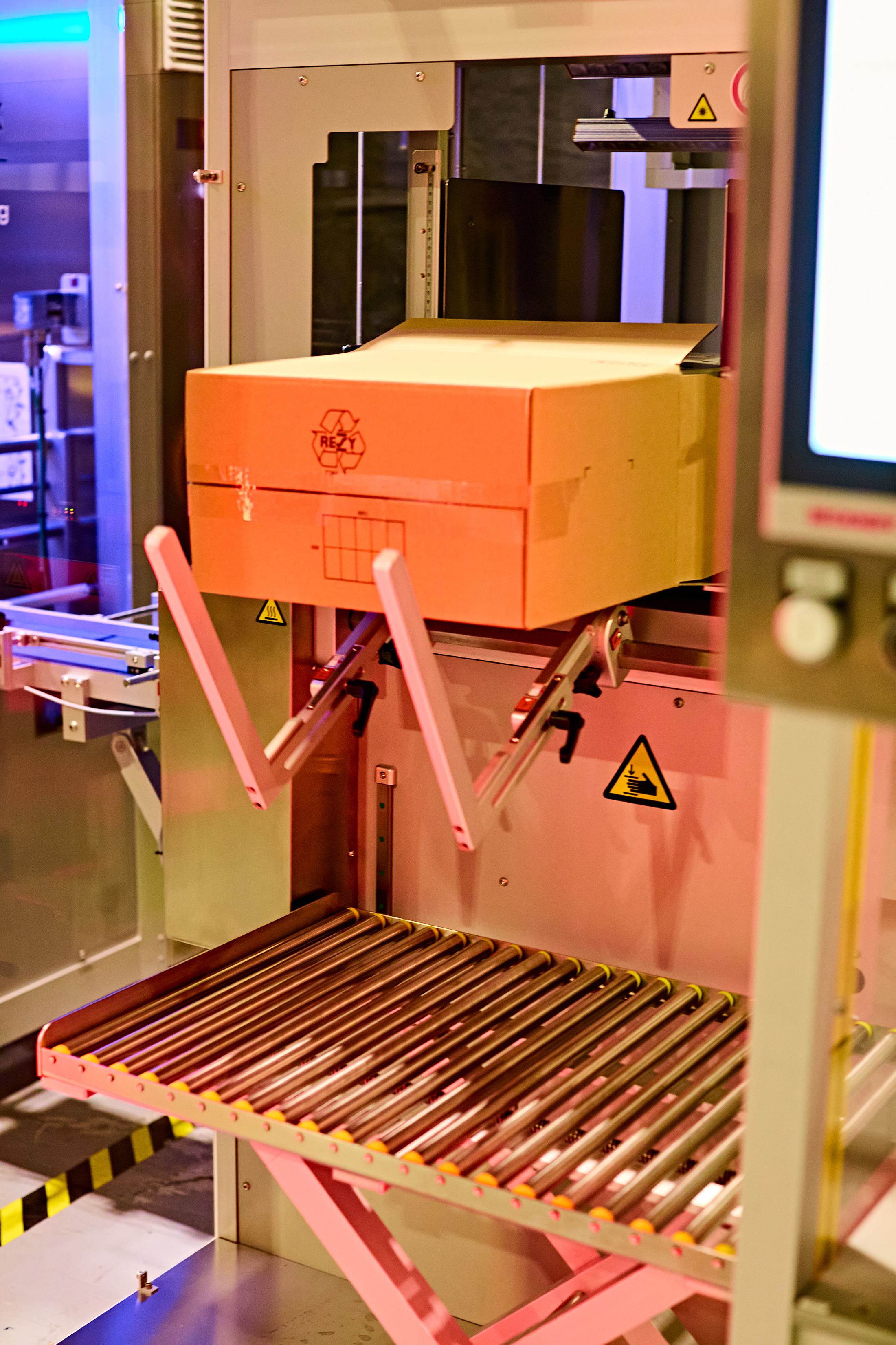 Semi Automatic Case Packer Product